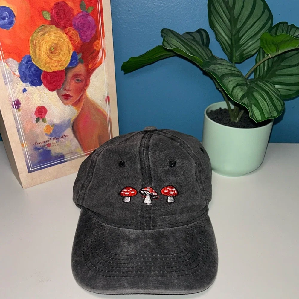 WOMENS MUSHROOM EMBROIDERED DISTRESSED CAP
